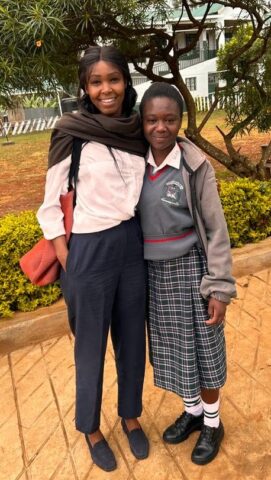 Sharon Grunau (links) mit Ann Njeri